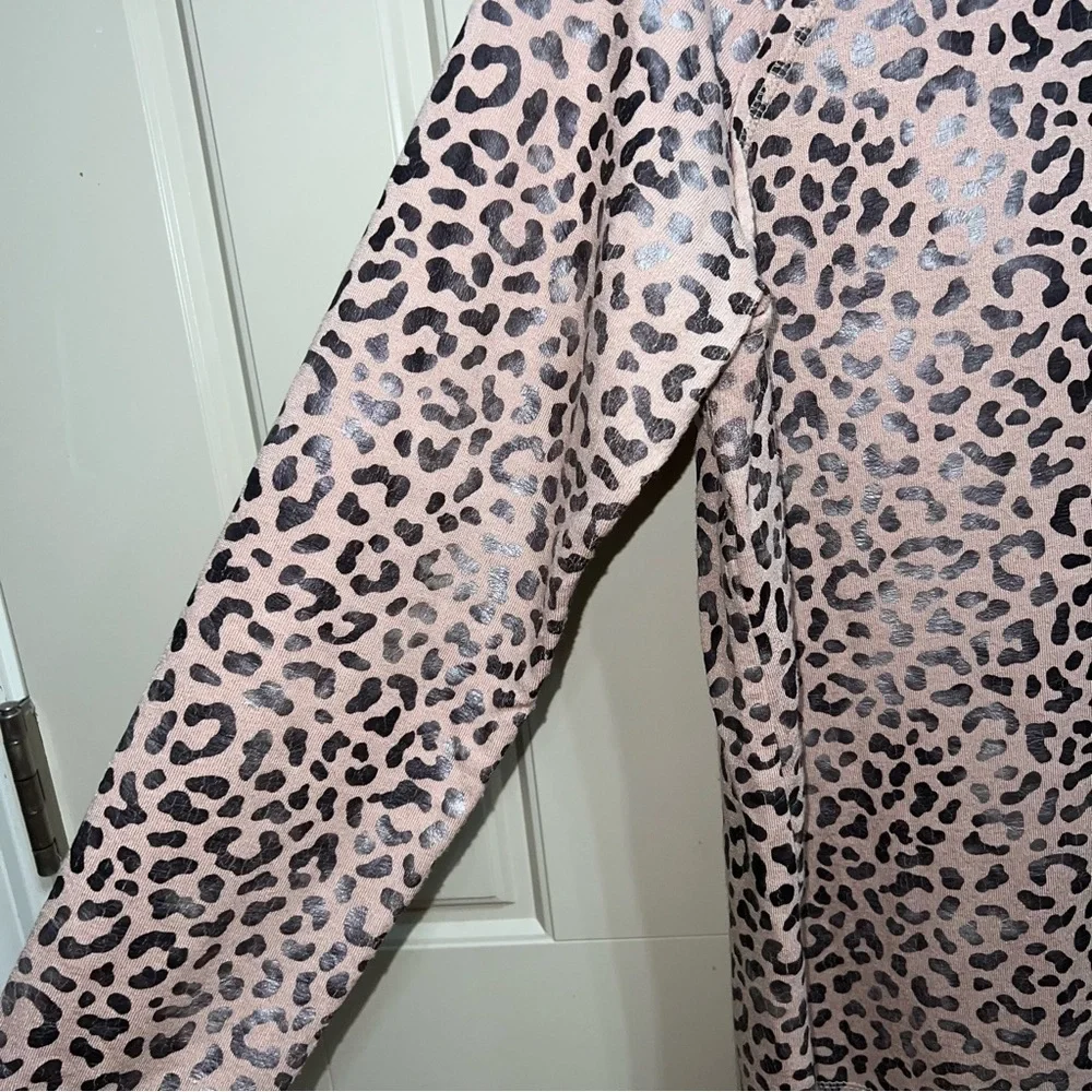Jane and Delancey Blush Pink Cheetah Print Soft Sweatshirt Size Small - Picture 5 of 10